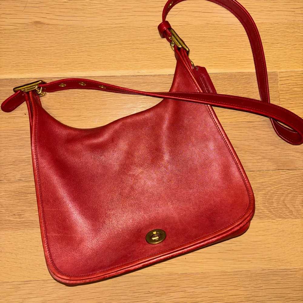 Vintage Coach Red Leather Flap Shoulder Bag – Style 9718 – Transitional Era
